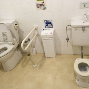 スーパーオートバックス・金沢野々市店の授乳室・おむつ替え台の写真(6枚目)