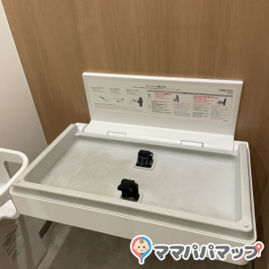 TWIN21(1F)の授乳室・おむつ替え台の写真(1枚目)