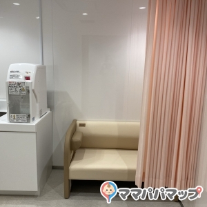 ビックカメラ4F女子トイレ内(4F)の授乳室・オムツ替え台情報 画像5