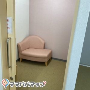 花の拠点はなふるセンターハウス(2F)の授乳室・おむつ替え台の写真(4枚目)
