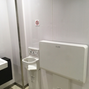 地下鉄博多駅筑紫口改札(B1)のオムツ替え台情報 画像1