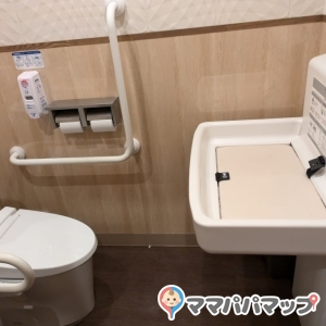 ステーキハウス ブロンコビリー三重川越店(1F)の授乳室・おむつ替え台の写真(1枚目)