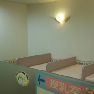 オムツ替え台