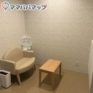 ネッツトヨタ奈良 香芝店の授乳室・オムツ替え台情報 画像1