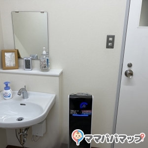 若松児童ホームの授乳室・オムツ替え台情報 画像1