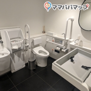 多目的トイレ内