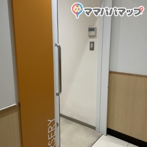 授乳室入り口。鍵がかけれます