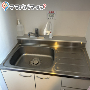函館公園 ビジターセンター(3F)の授乳室・おむつ替え台の写真(2枚目)