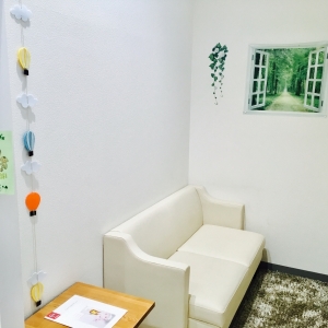 日産プリンス 府中西原店の授乳室・おむつ替え台の写真(1枚目)