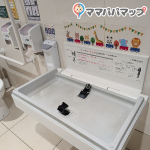 おむつ替えベッド