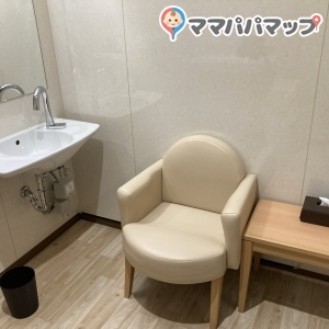 スズキ自販新潟　スズキアリーナ燕三条の授乳室・オムツ替え台情報 画像1