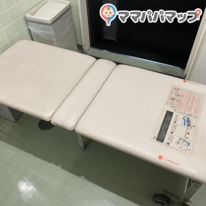 オムツ交換台というより、簡易ベッド。