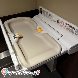 スターバックス四ツ橋店の授乳室・おむつ替え台の写真(2枚目)