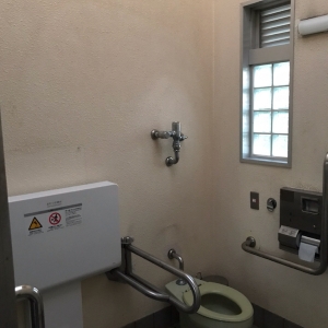 和光樹林公園(多機能トイレ)の授乳室・おむつ替え台の写真(1枚目)