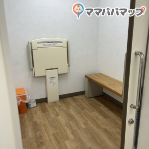 コジマ×ビックカメラ 足立加平店(4F)の授乳室・オムツ替え台情報 画像1