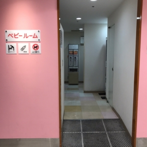 入り口は中が丸見え…\( ¨̮ )/