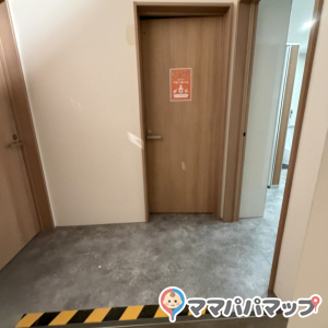 釣って見つけるぼうけんの国 豊橋店(2F)の授乳室・おむつ替え台の写真(2枚目)