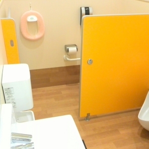 エミフルMASAKI(エミモール2階)の授乳室・オムツ替え台情報 画像6