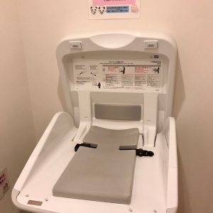 茗荷谷キッズクリニック(B1)の授乳室・オムツ替え台情報 画像2