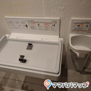 おむつ台、ベビーチェア