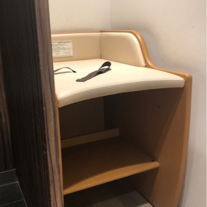 オムツ交換台が1つ