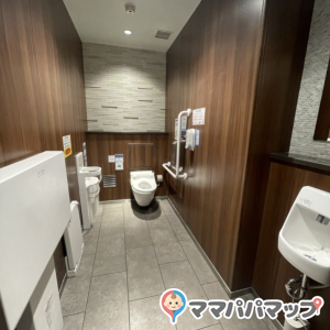 JR1F改札内 女子トイレ