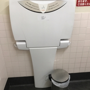 おむつ台、ゴミ箱