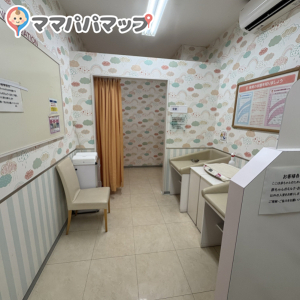 ゆめタウン南岩国(2F)の授乳室・おむつ替え台の写真(2枚目)