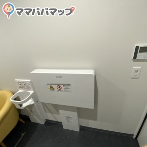 授乳用椅子、おむつ台、エアコン