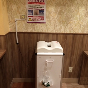 イオンモール宮崎(2Fフードテラス奥 赤ちゃんの部屋)の授乳室・オムツ替え台情報 画像6