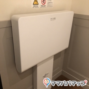星乃珈琲店熊本下通店の授乳室・おむつ替え台の写真(1枚目)