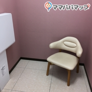 バースデイ大津店(1F)の授乳室・オムツ替え台情報 画像1