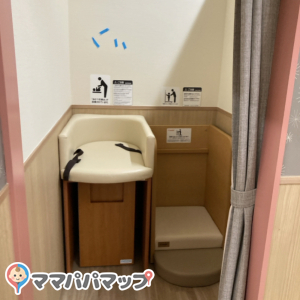 アピタ蒲郡店(2F)の授乳室・オムツ替え台情報 画像4