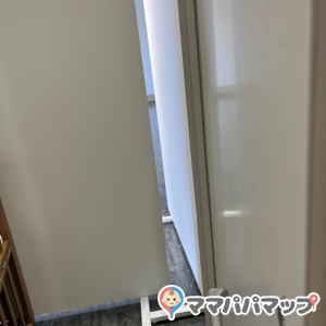 入り口横の隙間