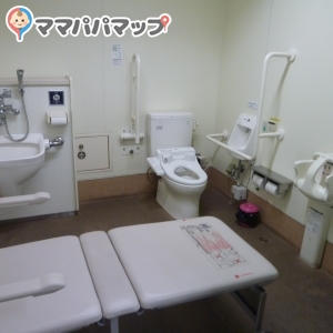 徳力嵐山口駅（改札内）の授乳室・おむつ替え台の写真(1枚目)