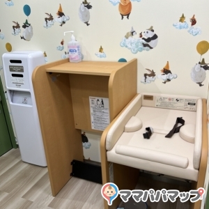 小山ゆうえんハーベストウォーク(1F)の授乳室・オムツ替え台情報 画像7