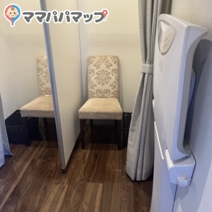ストリングスホテル 名古屋(1F)の授乳室・オムツ替え台情報 画像2