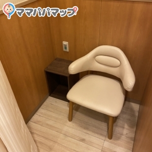 アルパーク北棟2階　フタバ図書近く(2F)の授乳室・おむつ替え台の写真(3枚目)