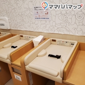 オムツ交換台3つ