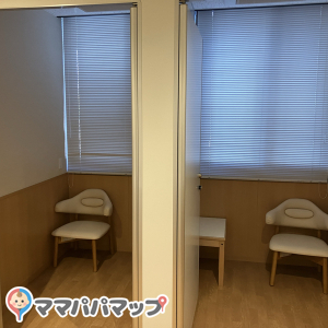 陸上競技場　メインスタンド(1F)の授乳室・オムツ替え台情報 画像2