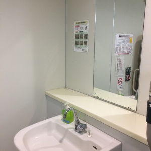二階多目的トイレです