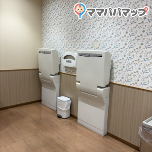 ホームズ草加舎人店(1F)の授乳室・オムツ替え台情報 画像2