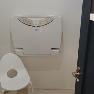 おむつ替え・椅子