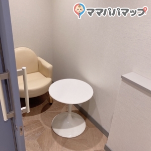 小さい方の鍵付き授乳室