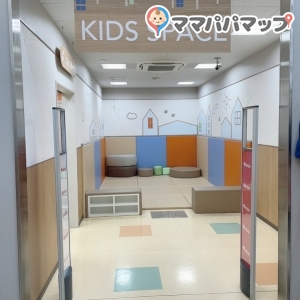 子供服売場の奥です