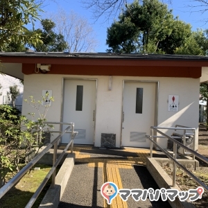 公園内の多目的トイレ