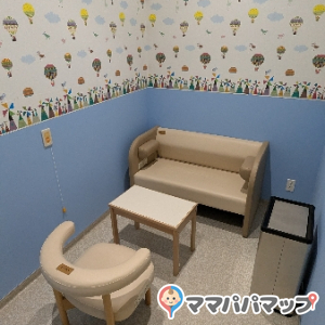 東京インテリア家具　大津店(1F)の授乳室・おむつ替え台の写真(1枚目)