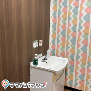 天満屋ハピータウン岡北店(2F)の授乳室・おむつ替え台の写真(2枚目)