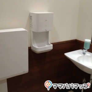 しゃぶ葉 姫路幸町店のオムツ替え台情報 画像1