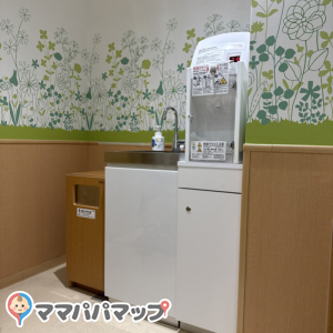 福岡空港 国内線旅客ターミナルビル 保安検査通過前エリア(2F)の授乳室・オムツ替え台情報 画像2